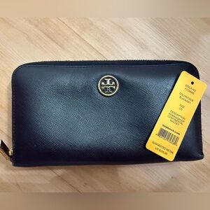 Tory Burch Leather Wallet - Black, Zipper all the way around